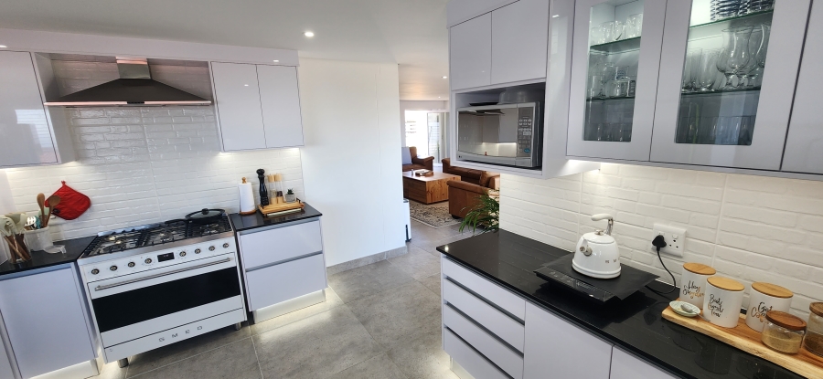 3 Bedroom Property for Sale in Dana Bay Western Cape